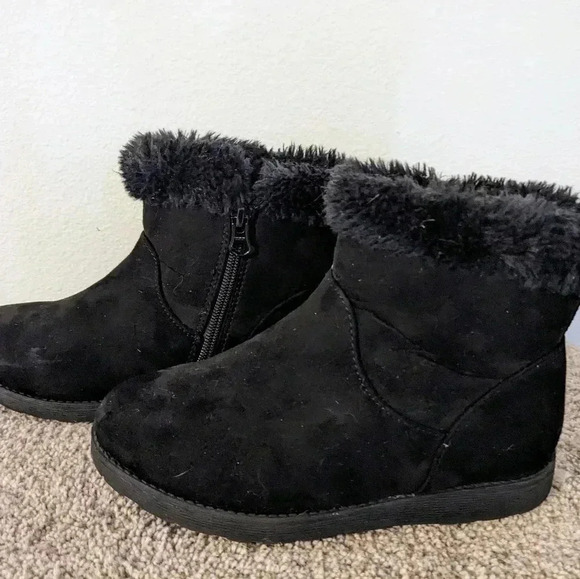 Cat & Jack™‎ Black Girls' Mila Zipper Slip-On Winter Shearling Style Boots Size2 - Picture 1 of 6